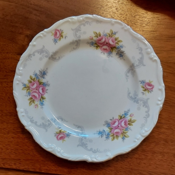 Royal Albert Tranquilty 5 piece place set - Picture 7 of 7